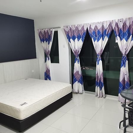 Marina Island Couple Home Stay Lumut Ngoại thất bức ảnh